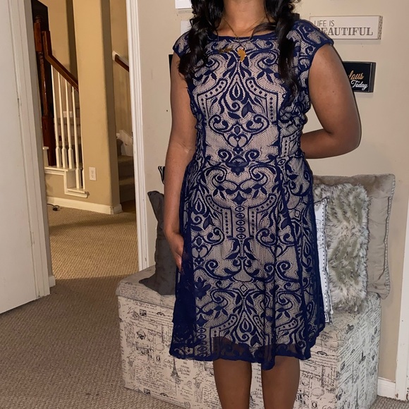 AUW navy blue capped sleeved lace dress size 12 - Picture 1 of 3